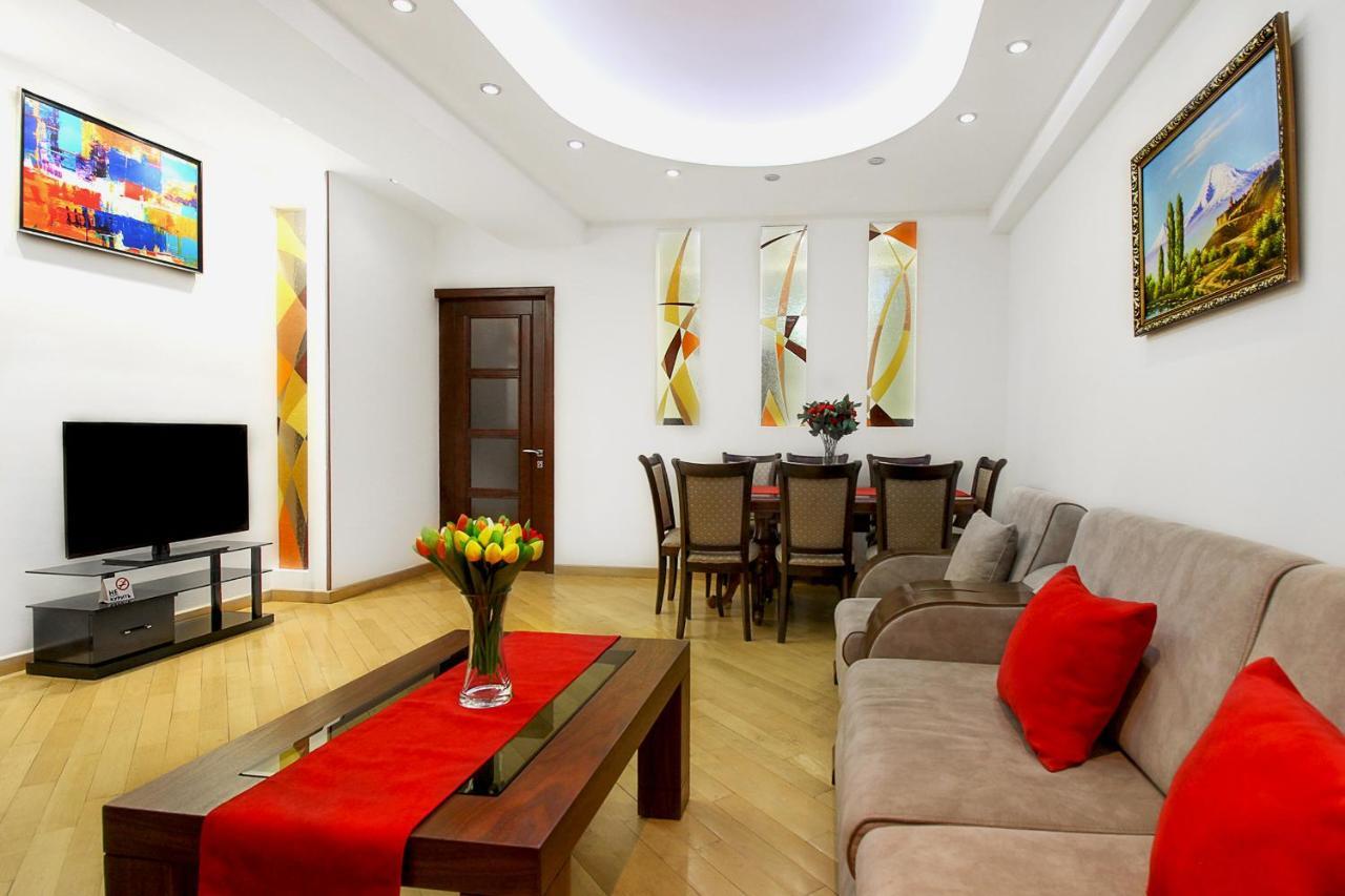 3 Bedroom Apartment Near Republic Square Jerevan Eksteriør bilde