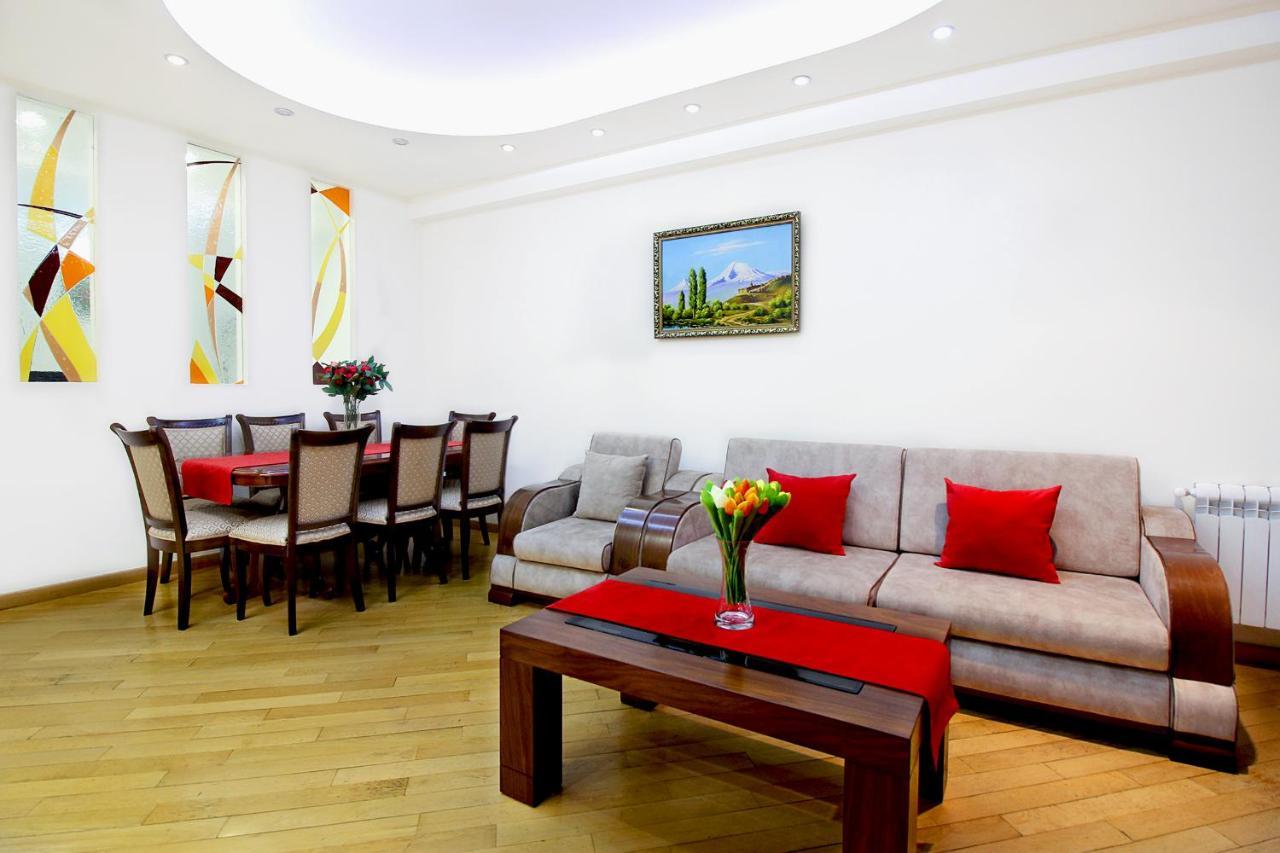 3 Bedroom Apartment Near Republic Square Jerevan Eksteriør bilde