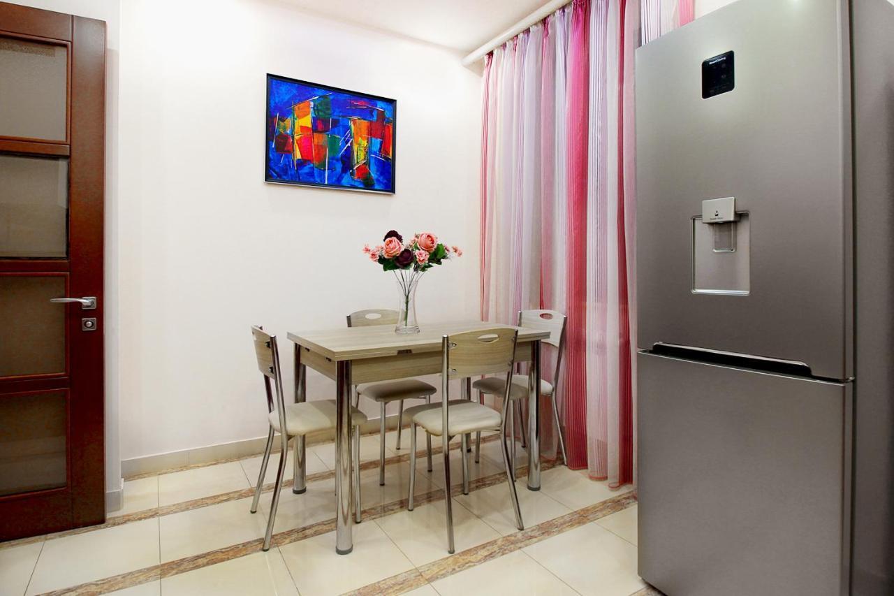 3 Bedroom Apartment Near Republic Square Jerevan Eksteriør bilde
